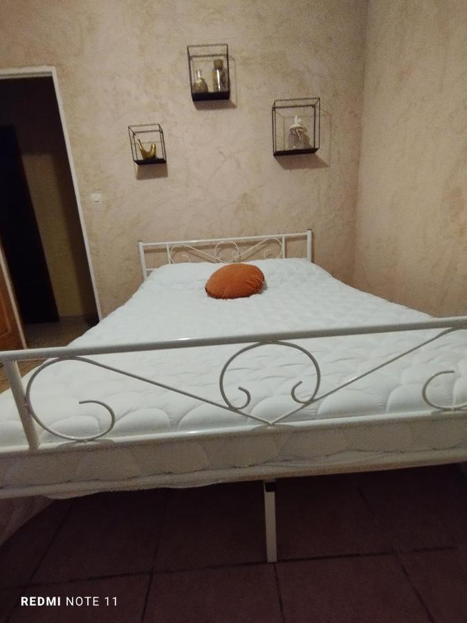 La Tour-dʼAigues Chambre D Hotes En Provence, Au Pied Du Luberon, Les Coquelicots מראה חיצוני תמונה