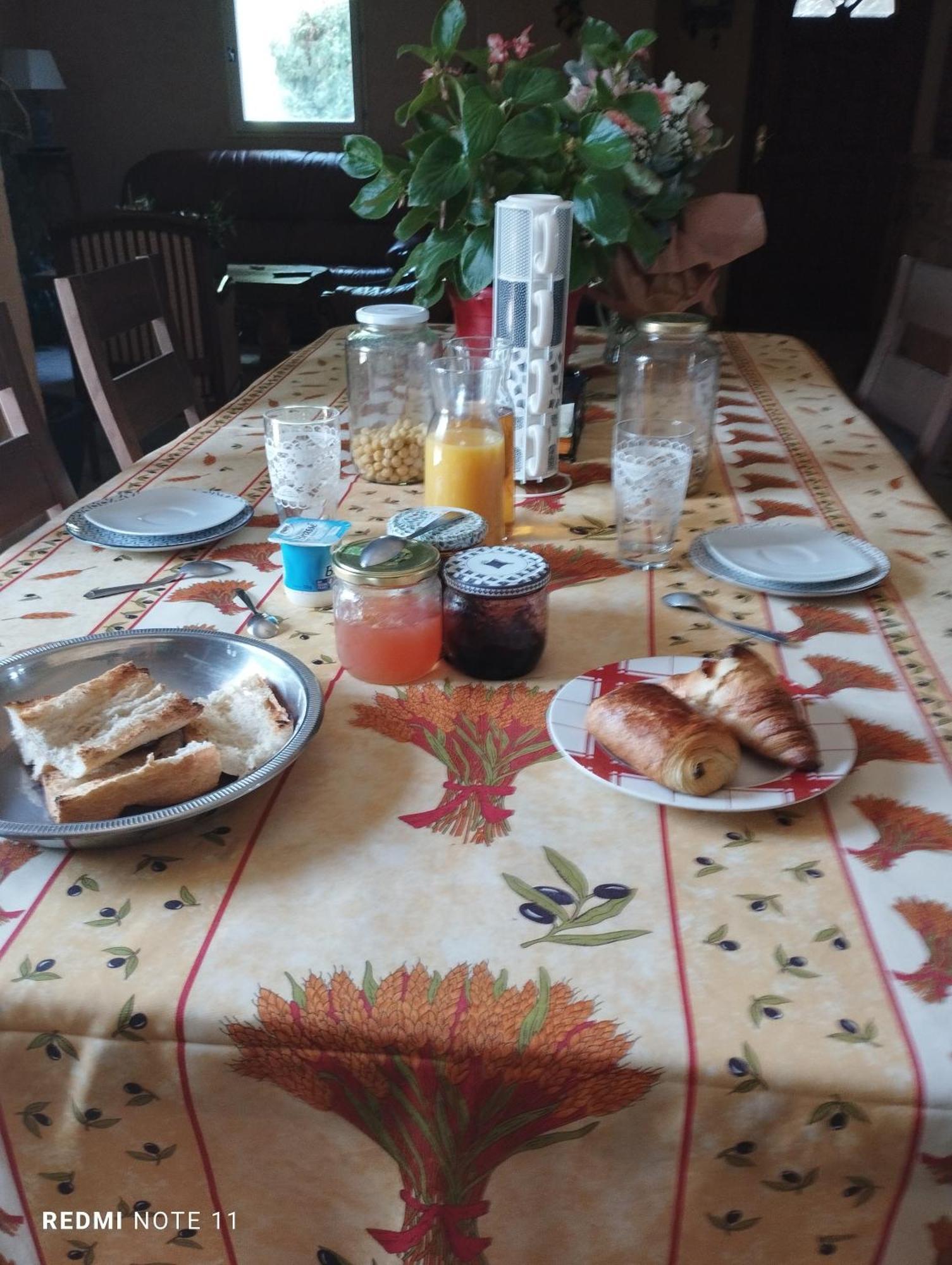 La Tour-dʼAigues Chambre D Hotes En Provence, Au Pied Du Luberon, Les Coquelicots מראה חיצוני תמונה