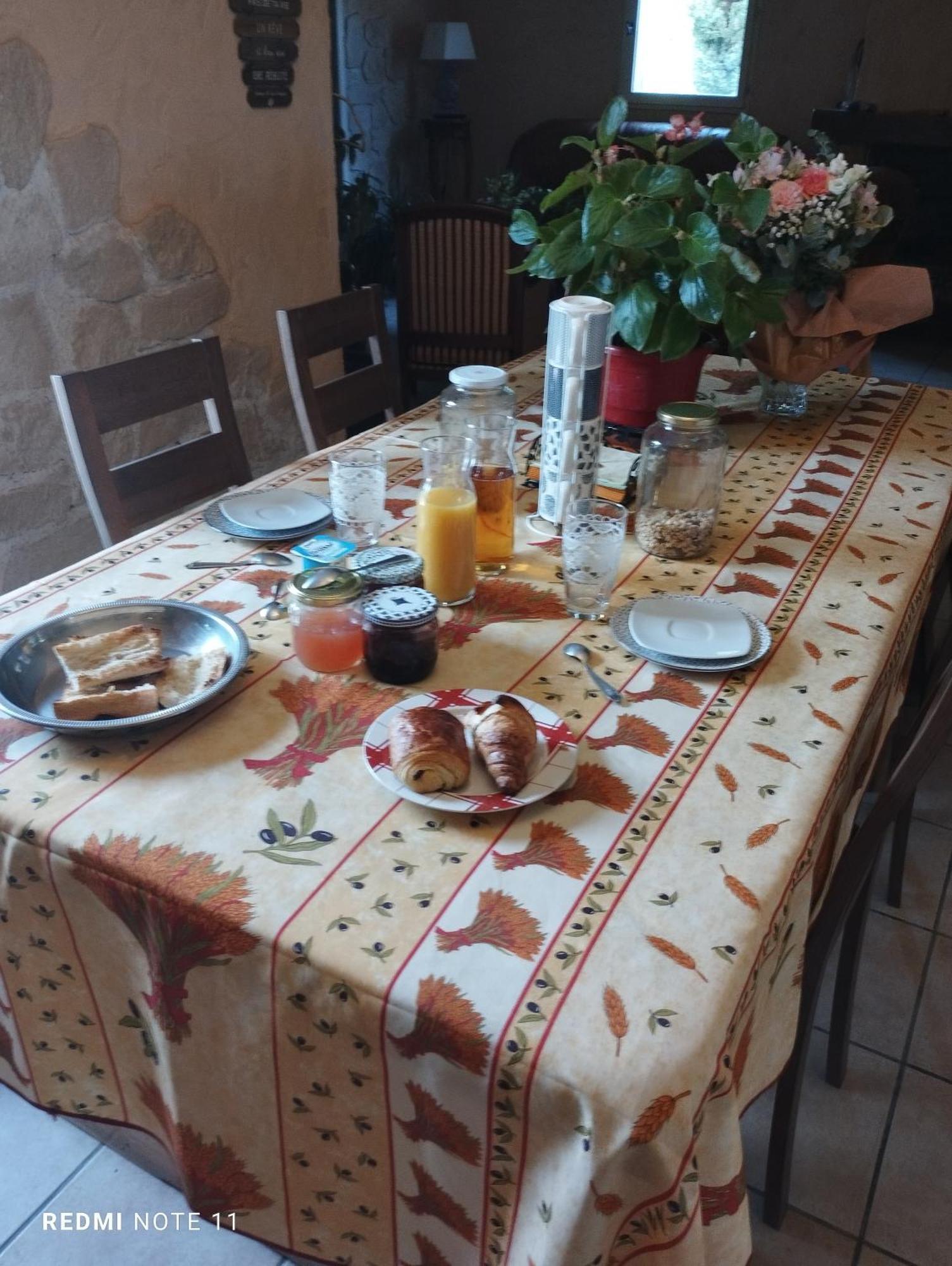 La Tour-dʼAigues Chambre D Hotes En Provence, Au Pied Du Luberon, Les Coquelicots מראה חיצוני תמונה